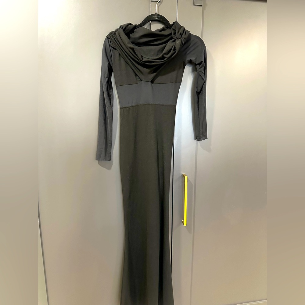 Commense off shoulder black dress